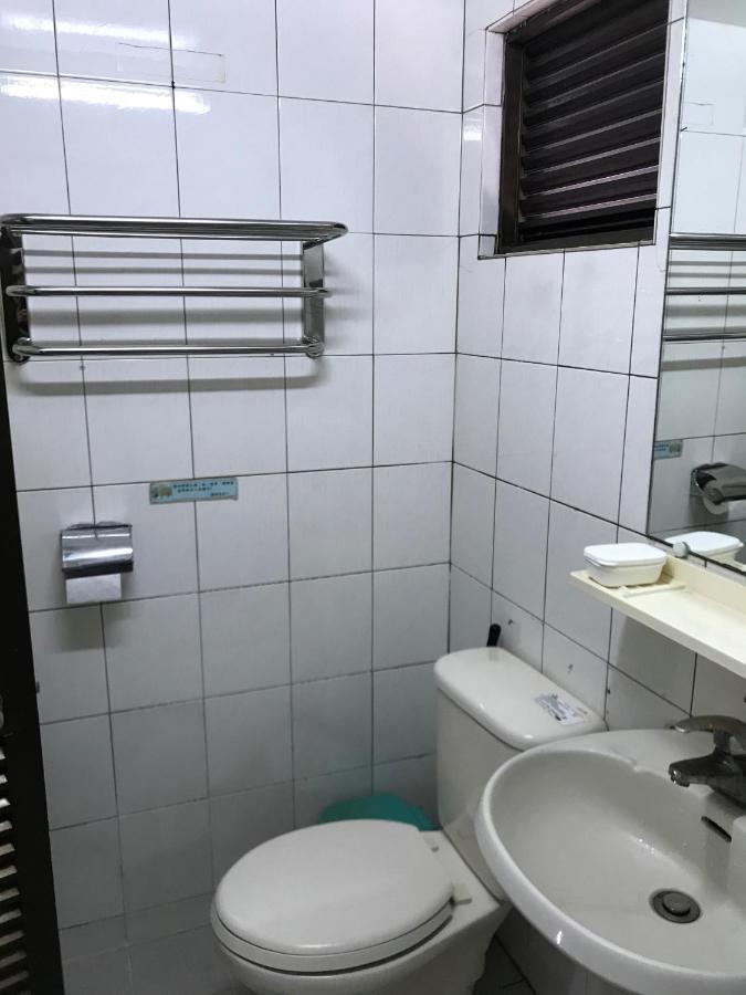 Guang Haw Hotel Tainan Exteriör bild