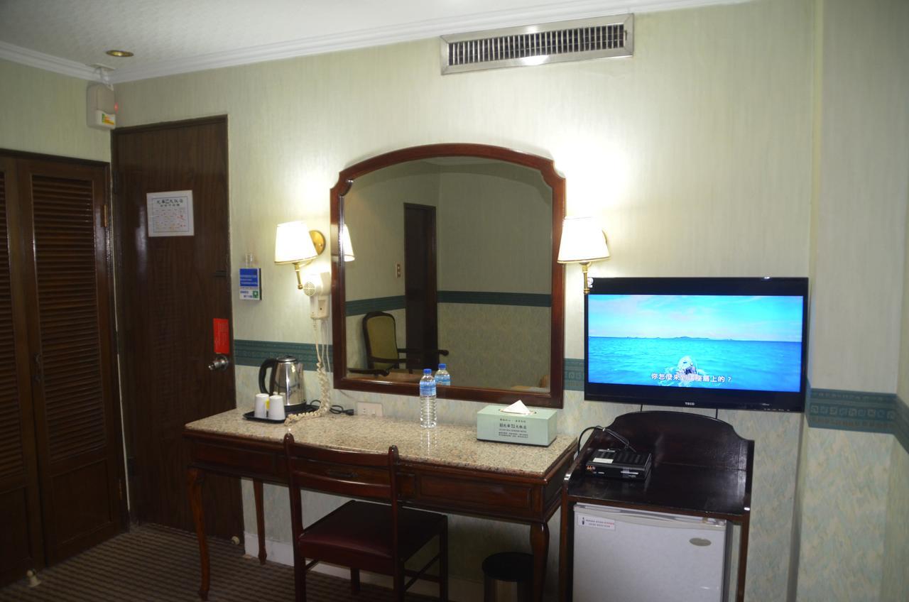 Guang Haw Hotel Tainan Exteriör bild