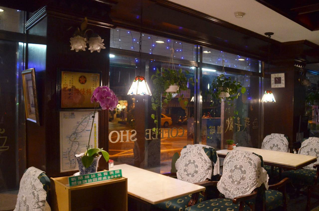 Guang Haw Hotel Tainan Exteriör bild